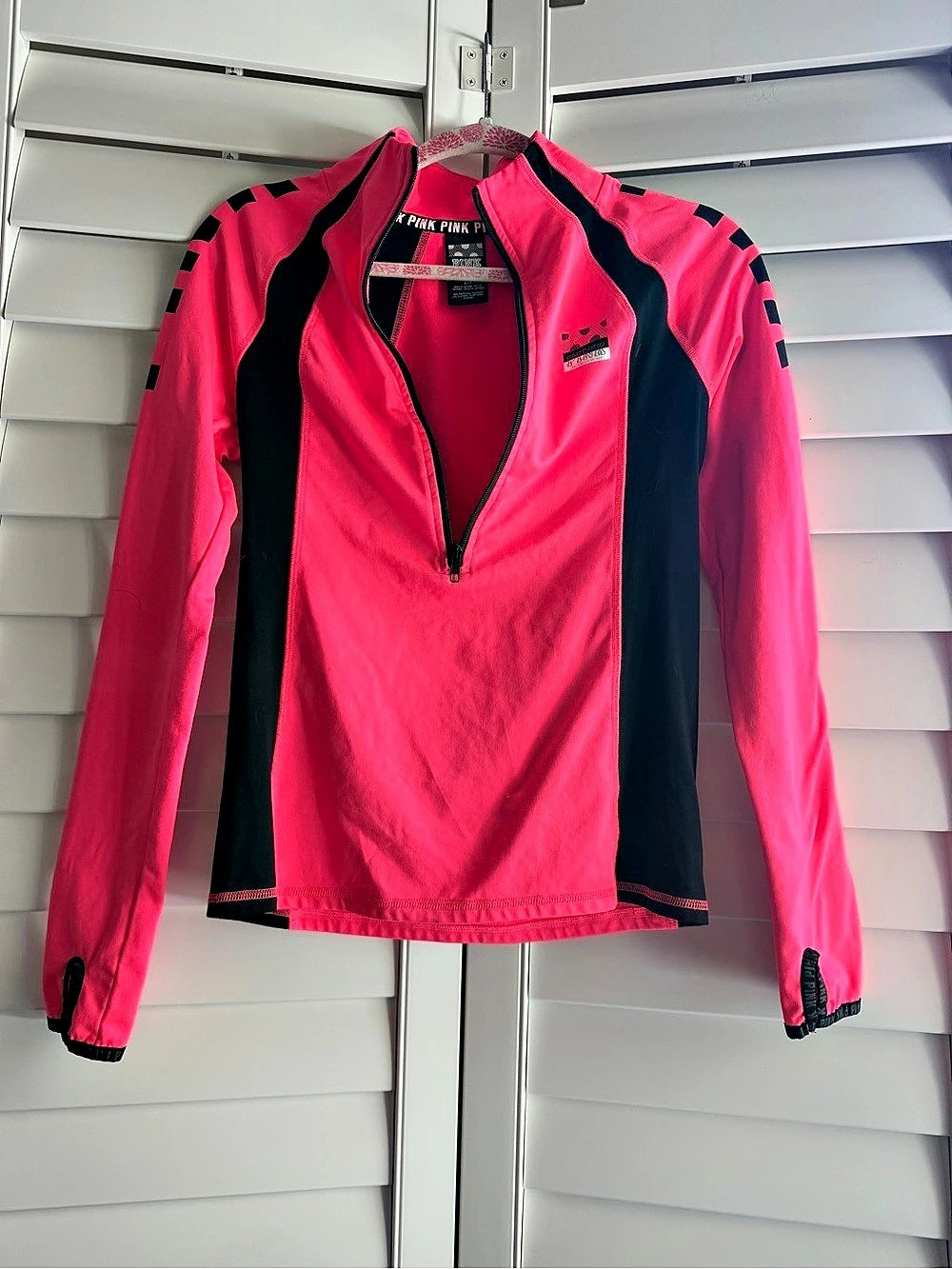 Victoria'Small Secret PINK Ultimate 1/4 Zip Color Block 1/4 Zip in Pink & Black